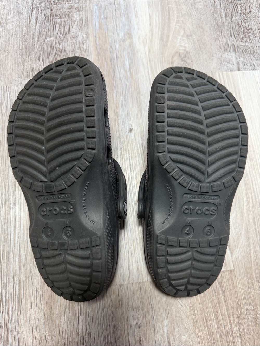 CROCS Women’s Black Size 6 - Picture 5 of 5